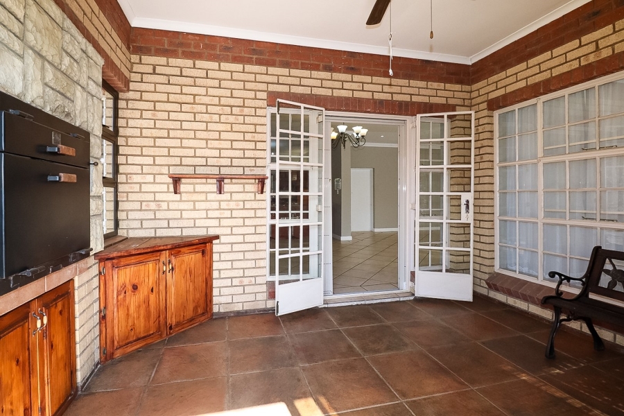 To Let 3 Bedroom Property for Rent in Flamwood North West